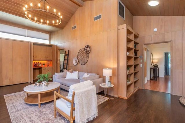 517 S Griffith Park, Burbank, CA 91506