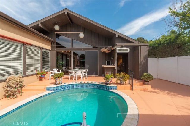 517 S Griffith Park, Burbank, CA 91506