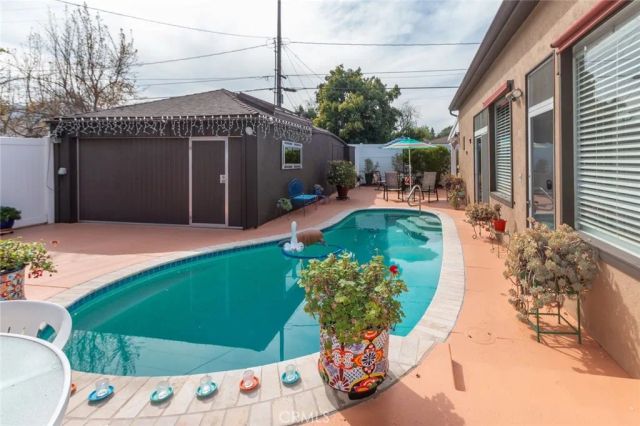 517 S Griffith Park, Burbank, CA 91506