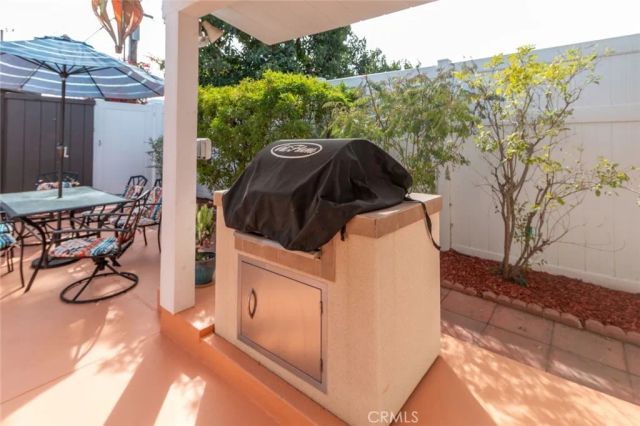 517 S Griffith Park, Burbank, CA 91506