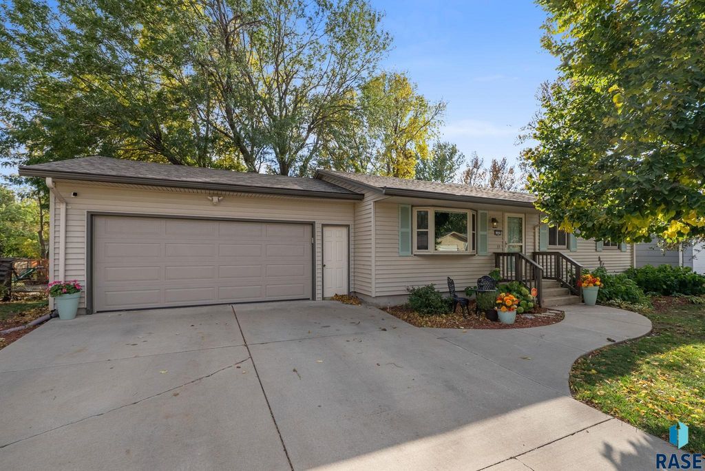 6309 W 46th St Street, Sioux Falls, SD 57106