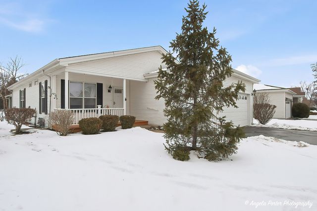 54 Rocking Horse Lane, Grayslake, IL 60030