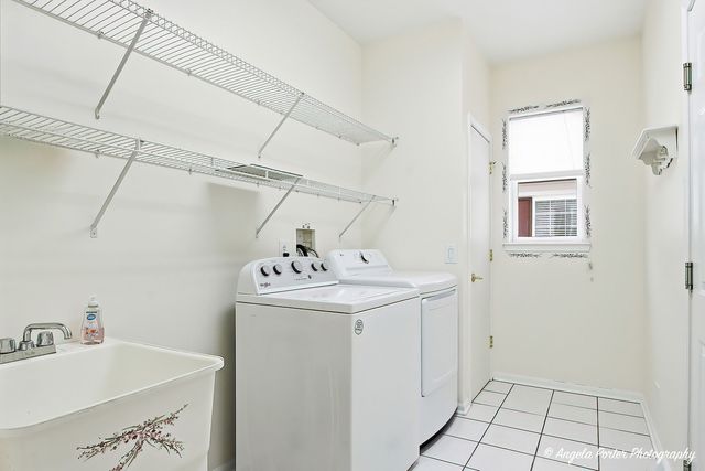 54 Rocking Horse Lane, Grayslake, IL 60030