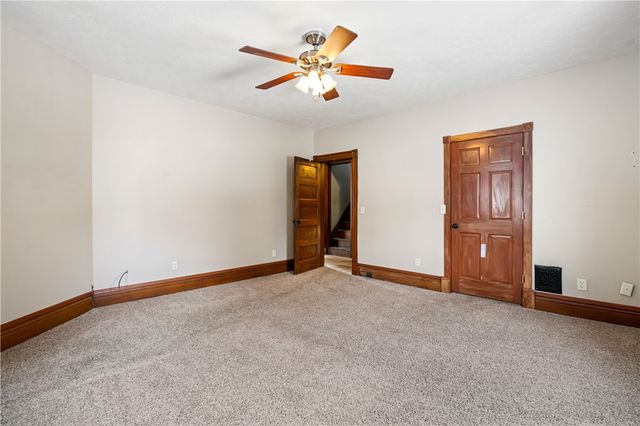 109 N Main St, Houston, PA 15342