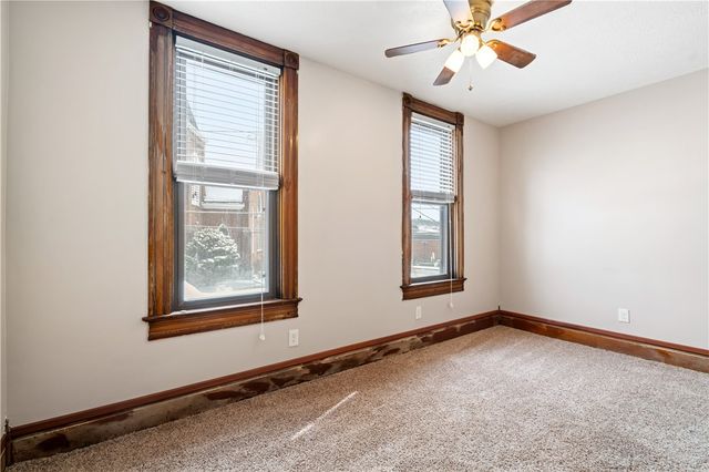 109 N Main St, Houston, PA 15342