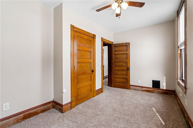 109 N Main St, Houston, PA 15342