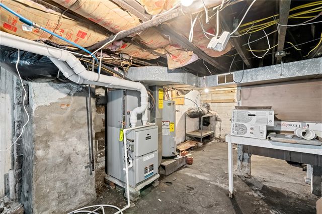 109 N Main St, Houston, PA 15342