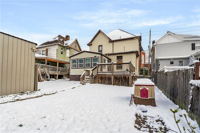 109 N Main St, Houston, PA 15342