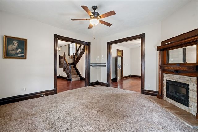 109 N Main St, Houston, PA 15342