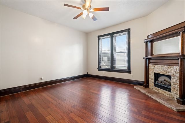 109 N Main St, Houston, PA 15342