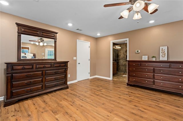 10390 Eden Road, Ola, AR 72853