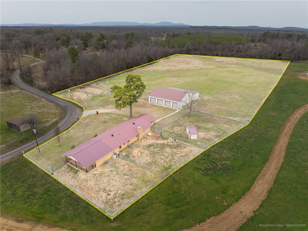 10390 Eden Road, Ola, AR 72853