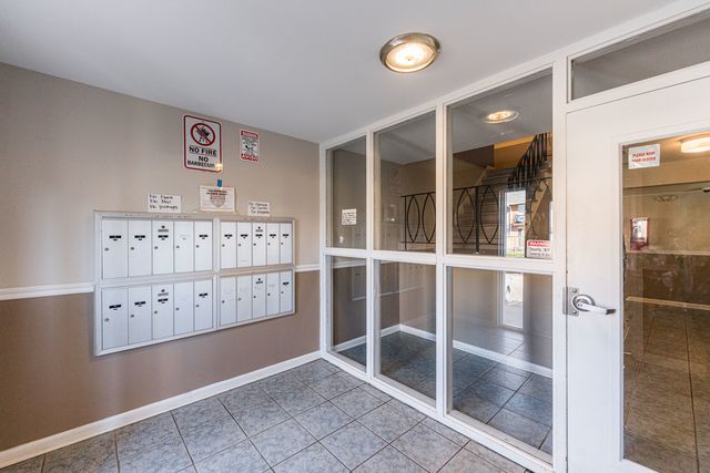 680 Marilyn Avenue 6-206, Glendale Heights, IL 60139