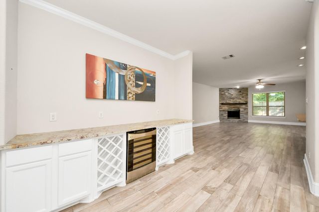 143 W Wading Pond Circle, Tomball, TX 77375