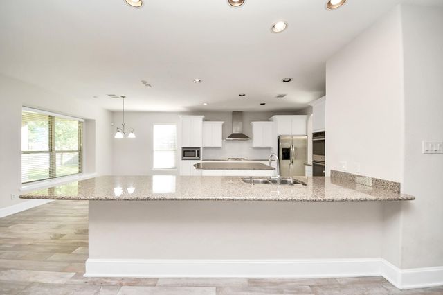143 W Wading Pond Circle, Tomball, TX 77375