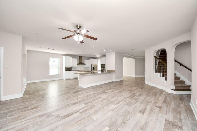 143 W Wading Pond Circle, Tomball, TX 77375