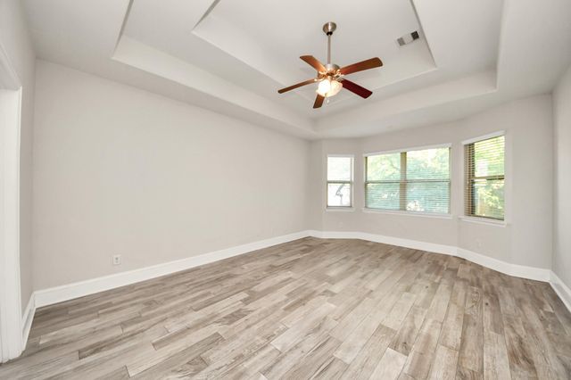 143 W Wading Pond Circle, Tomball, TX 77375