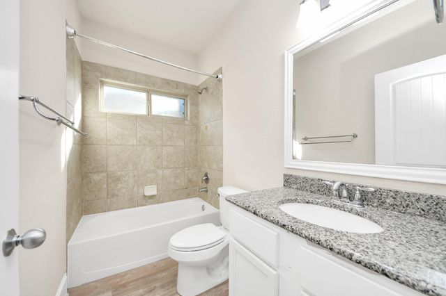 143 W Wading Pond Circle, Tomball, TX 77375
