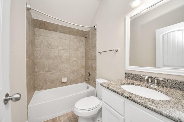 143 W Wading Pond Circle, Tomball, TX 77375
