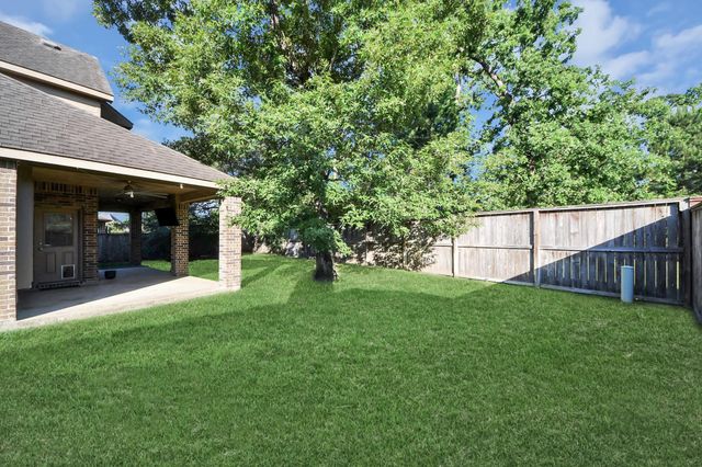 143 W Wading Pond Circle, Tomball, TX 77375
