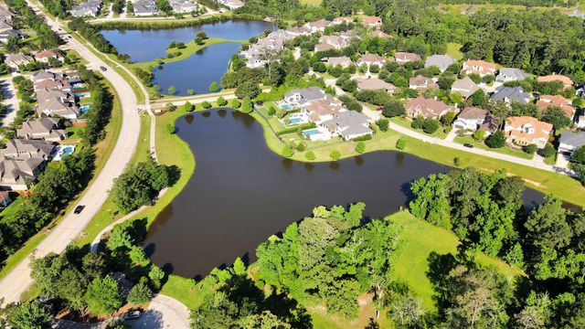 143 W Wading Pond Circle, Tomball, TX 77375