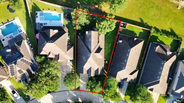 143 W Wading Pond Circle, Tomball, TX 77375