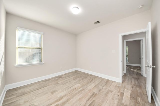 143 W Wading Pond Circle, Tomball, TX 77375