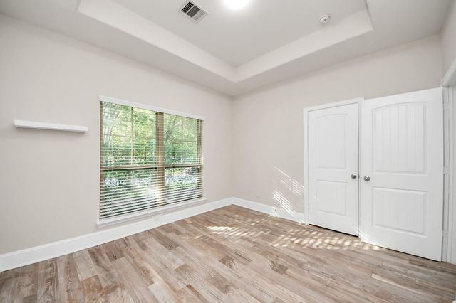 143 W Wading Pond Circle, Tomball, TX 77375