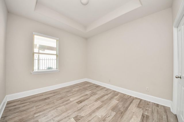 143 W Wading Pond Circle, Tomball, TX 77375