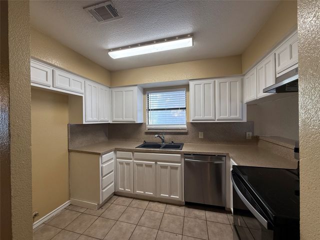 2626 Sherry Street, Arlington, TX 76014