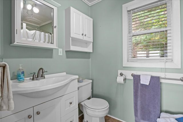 38 Lakeland Rd, Waverly, TN 37185