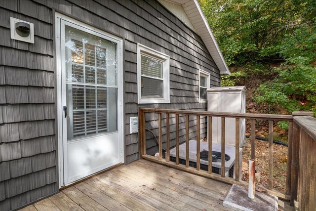 38 Lakeland Rd, Waverly, TN 37185