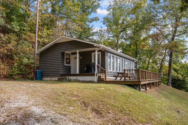 38 Lakeland Rd, Waverly, TN 37185