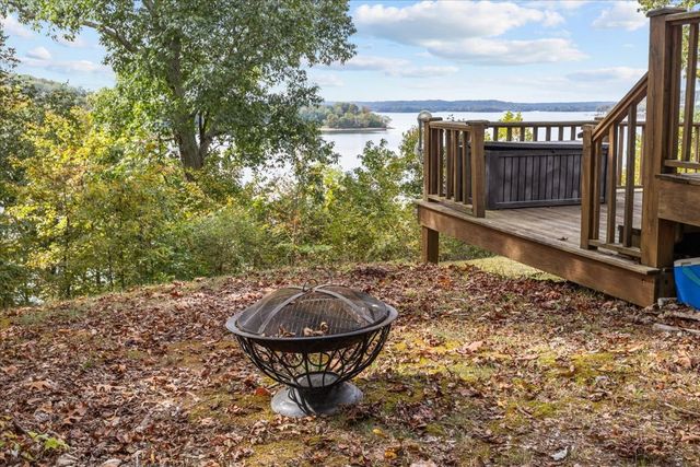 38 Lakeland Rd, Waverly, TN 37185