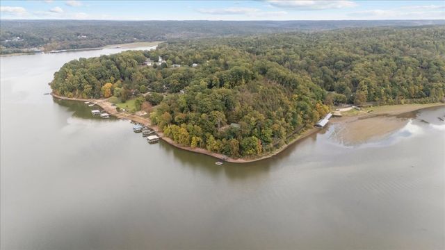 38 Lakeland Rd, Waverly, TN 37185