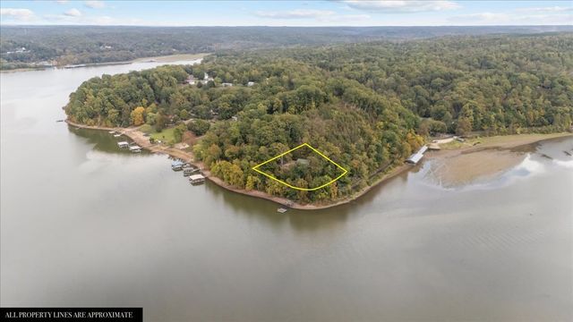 38 Lakeland Rd, Waverly, TN 37185