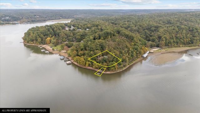 38 Lakeland Rd, Waverly, TN 37185