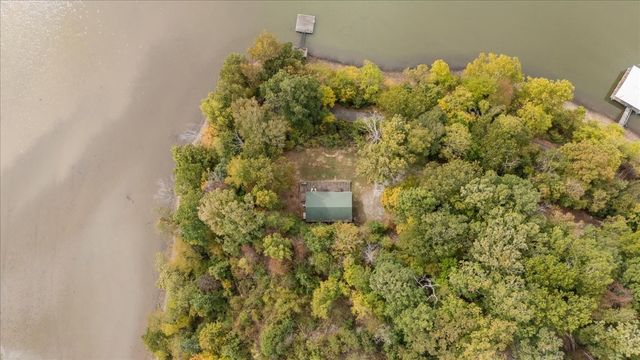 38 Lakeland Rd, Waverly, TN 37185