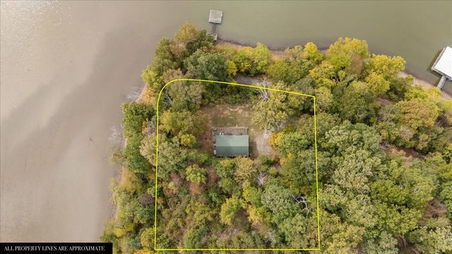 38 Lakeland Rd, Waverly, TN 37185