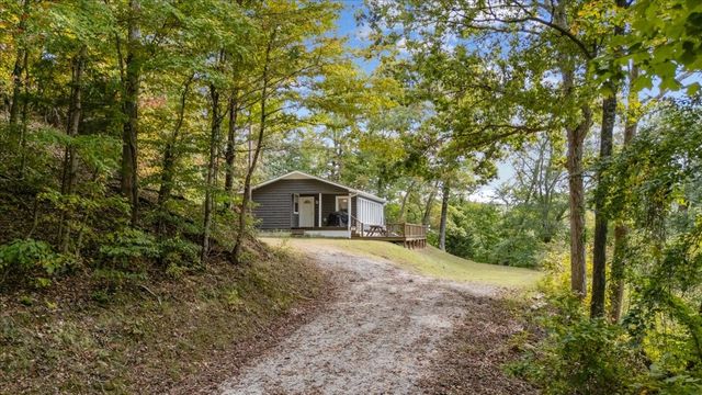 38 Lakeland Rd, Waverly, TN 37185