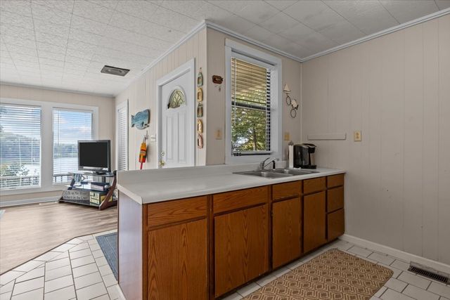 38 Lakeland Rd, Waverly, TN 37185