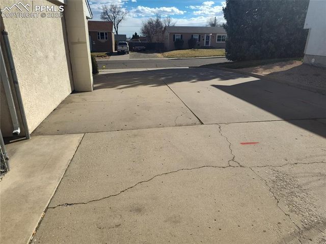 37 Massari Road, Pueblo, CO 81001