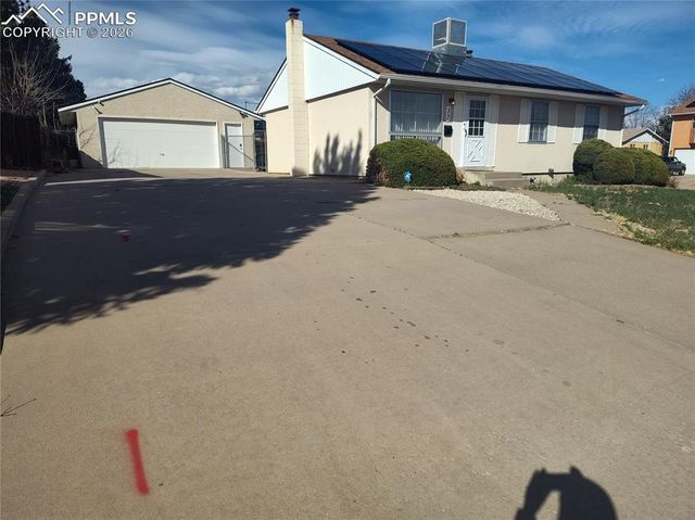 37 Massari Road, Pueblo, CO 81001