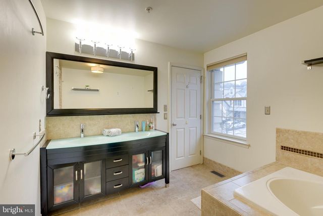 1120 BRIANS WAY, Wayne, PA 19087