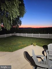 705 DANBURY DR, Red Lion, PA 17356