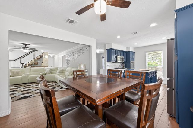 5722 Arncliffe Drive, Houston, TX 77088