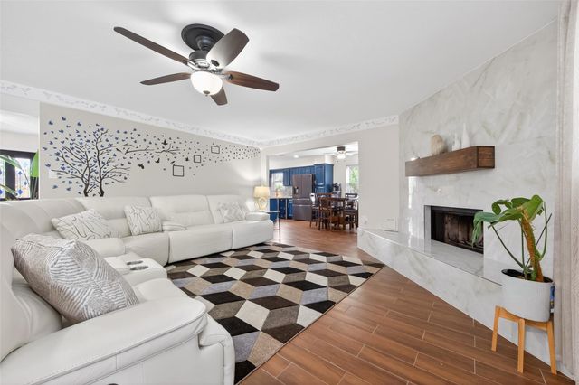 5722 Arncliffe Drive, Houston, TX 77088