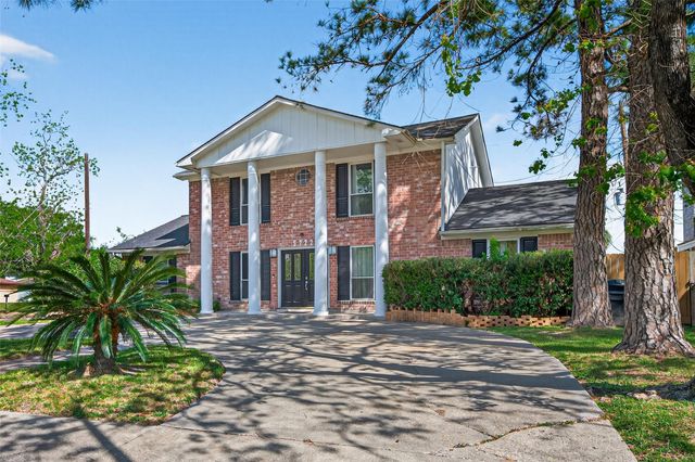 5722 Arncliffe Drive, Houston, TX 77088