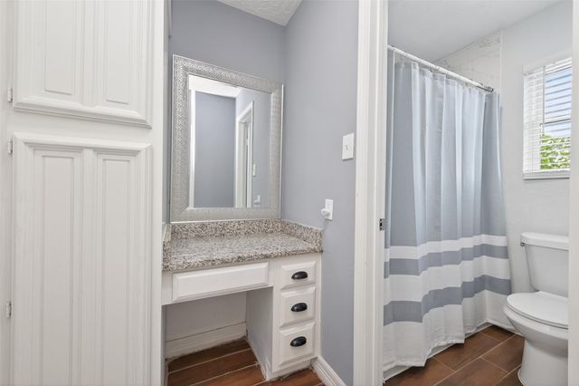 5722 Arncliffe Drive, Houston, TX 77088