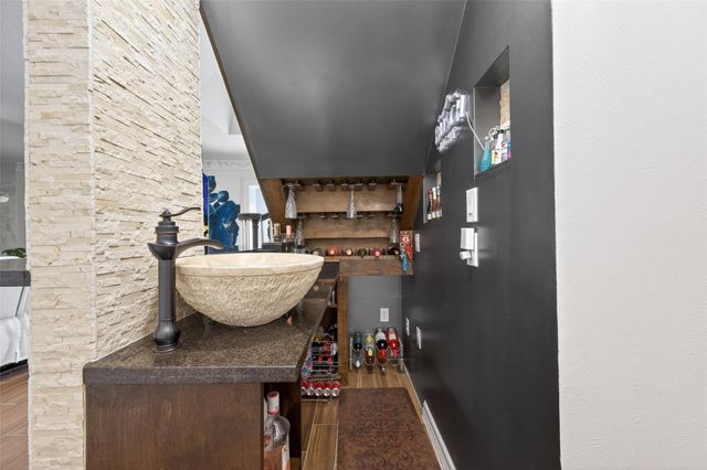 5722 Arncliffe Drive, Houston, TX 77088